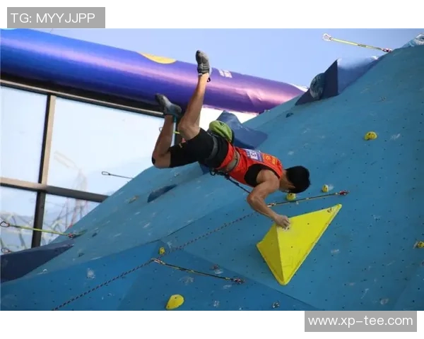 重庆攀岩队团队协作探秘：如何在高空中实现完美配合与信任